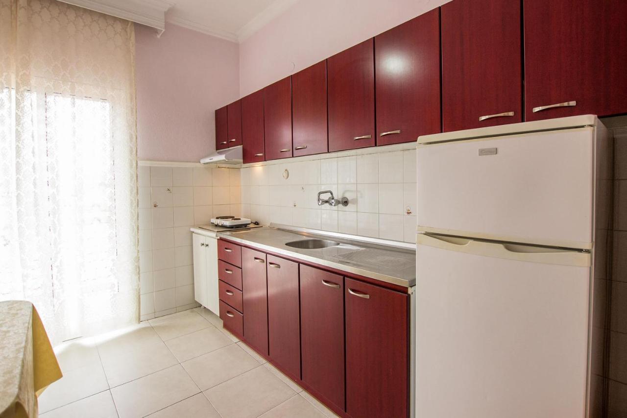 George Laz Rooms Vrasná Екстериор снимка