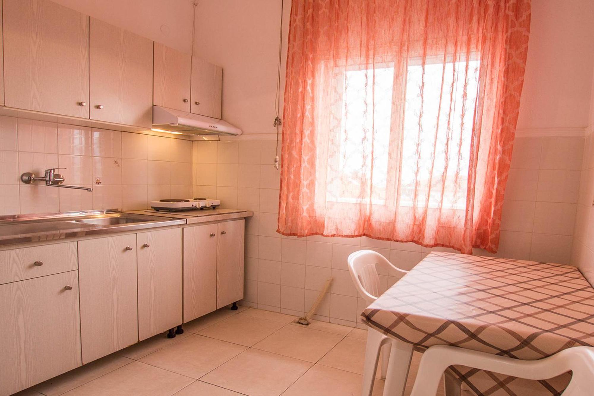 George Laz Rooms Vrasná Екстериор снимка