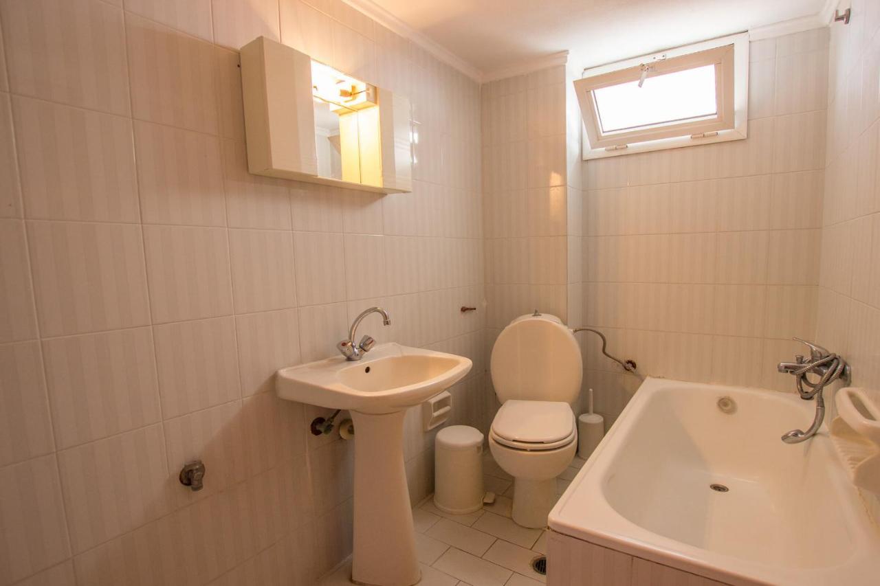 George Laz Rooms Vrasná Екстериор снимка