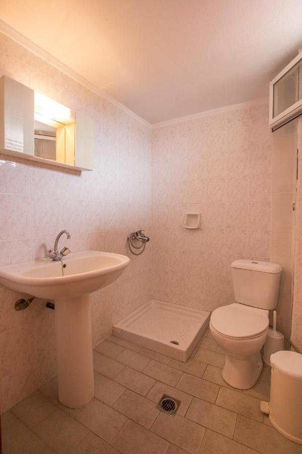 George Laz Rooms Vrasná Екстериор снимка