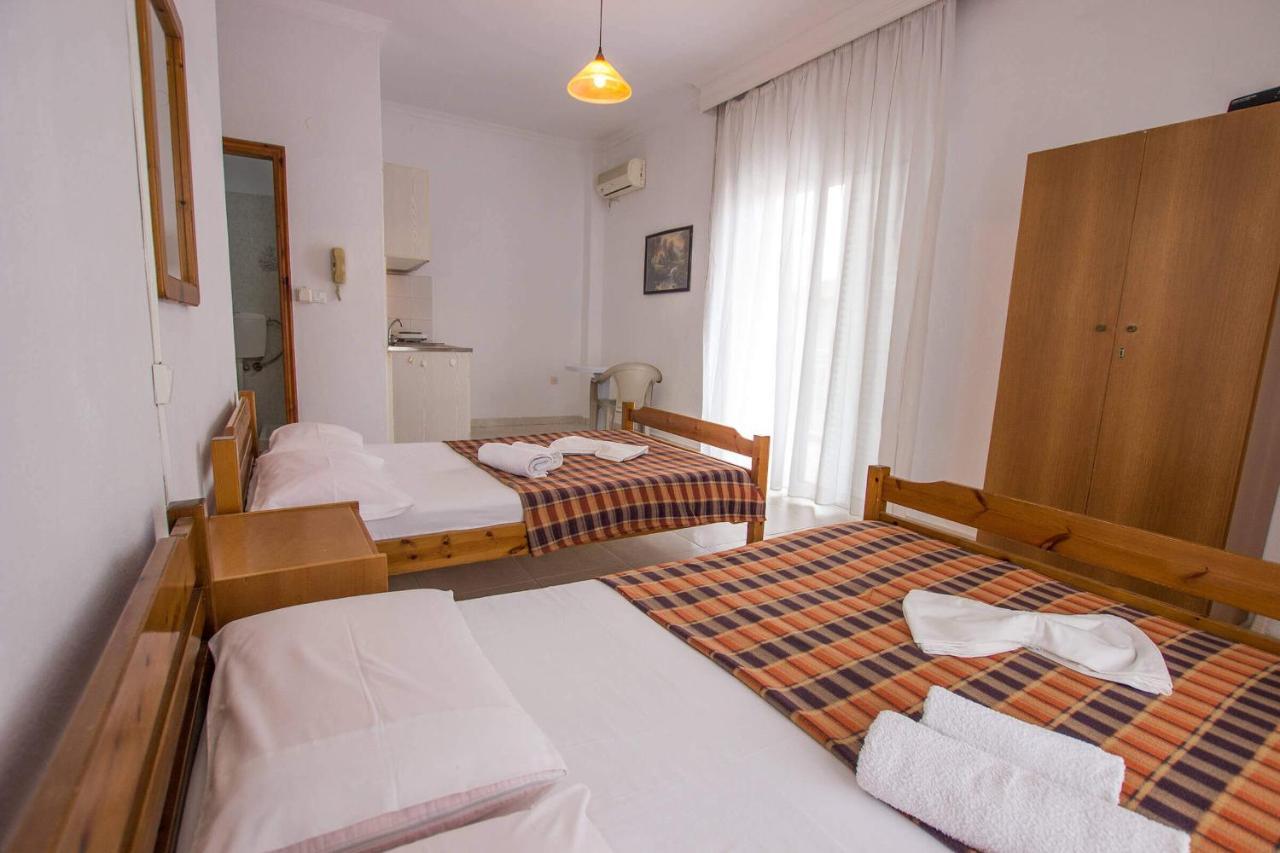 George Laz Rooms Vrasná Екстериор снимка