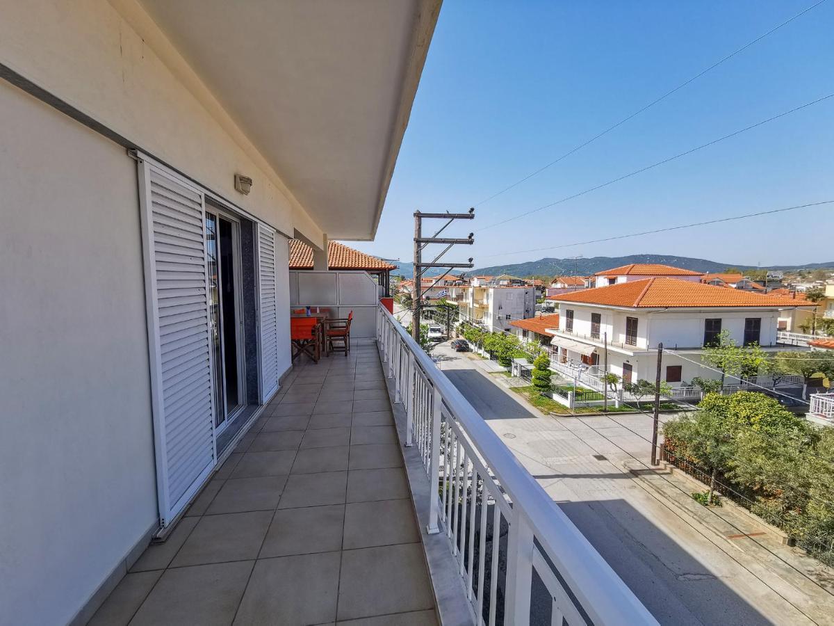 George Laz Rooms Vrasná Екстериор снимка