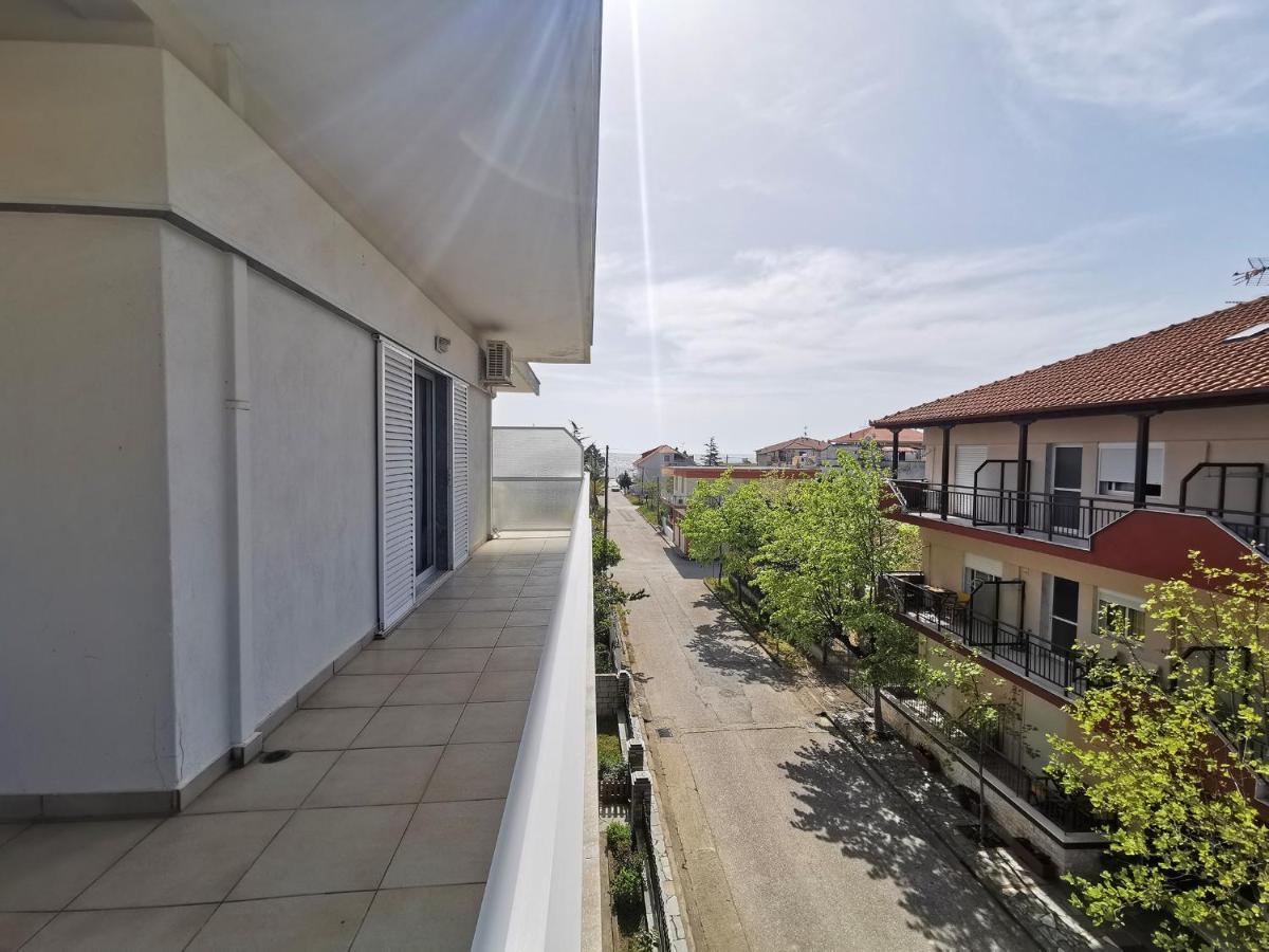 George Laz Rooms Vrasná Екстериор снимка