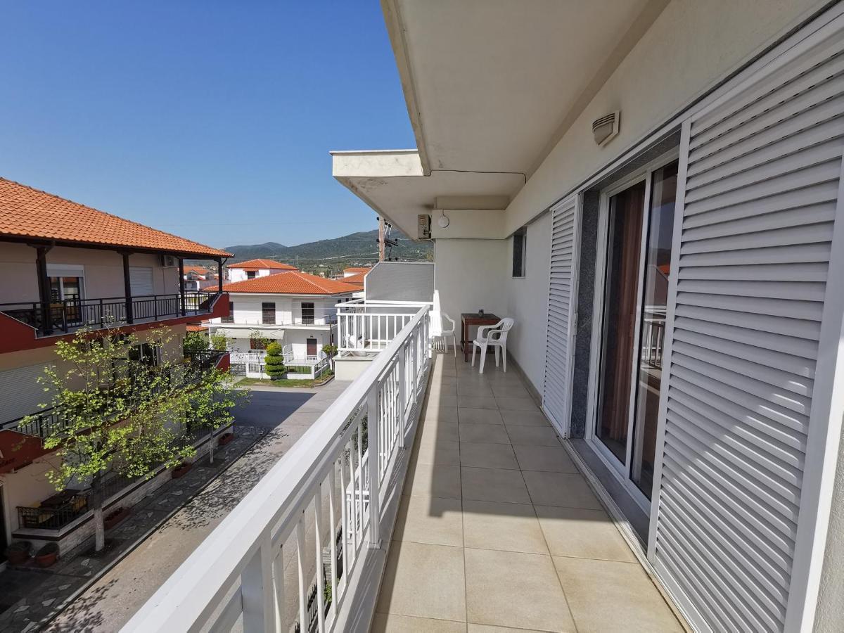 George Laz Rooms Vrasná Екстериор снимка