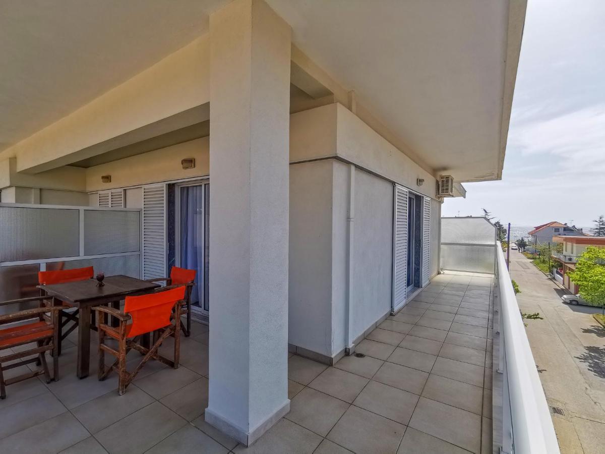 George Laz Rooms Vrasná Екстериор снимка