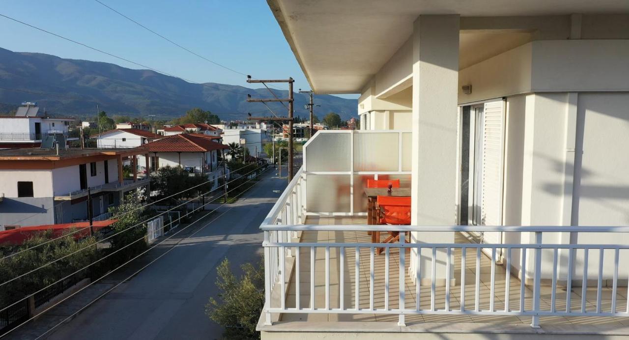 George Laz Rooms Vrasná Екстериор снимка